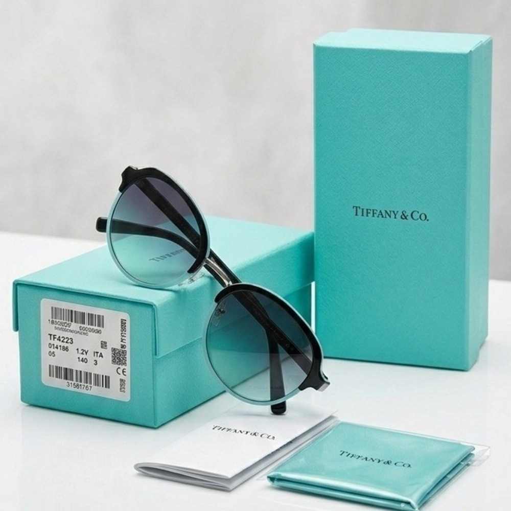 Tiffany & Co TF 3068 6141/9S Black Round Gradient Sunglasses‎ Italy New